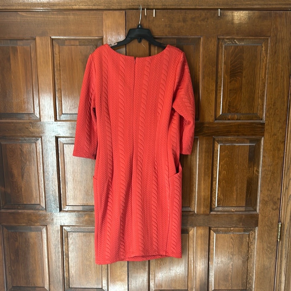 Sharagano Women's Red Quilted Textured 3/4 Sleeve Shift Dress with Pockets 10 - Picture 5 of 8